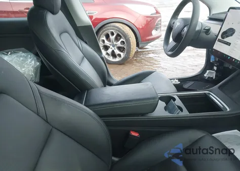 2021 Tesla Model 3 Long Range Dual Motor All-Wheel Drive z USA, uszkodzony, nr VIN 5YJ3E1EB5MF044548